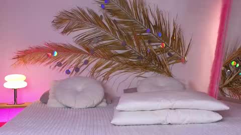 Holly online show from 2, 3, 2025