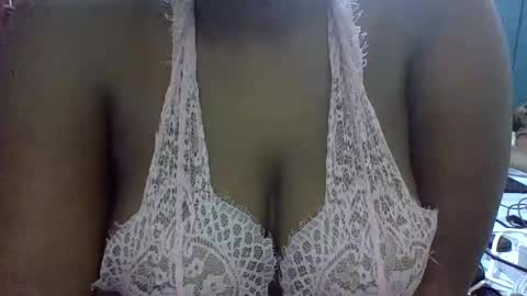 _honey_bloom online show from 1, 4, 2026