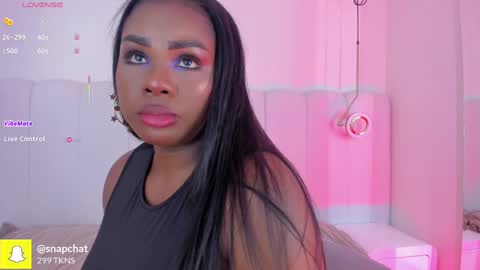 Snapshot of _huge_boobs_ebony chatting on 16, 9, 2025 Darlis online show from 16, 9, 2025