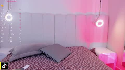 Snapshot of _huge_boobs_ebony chatting on 22, 9, 2025 Darlis online show from 22, 9, 2025