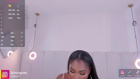Snapshot of _huge_boobs_ebony chatting on 18, 10, 2025 Darlis online show from 18, 10, 2025