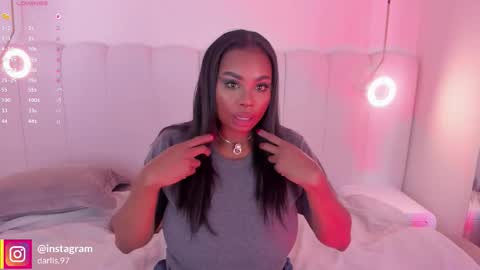 Snapshot of _huge_boobs_ebony chatting on 14, 11, 2025 Darlis online show from 14, 11, 2025