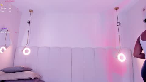 Snapshot of _huge_boobs_ebony chatting on 16, 11, 2025 Darlis online show from 16, 11, 2025