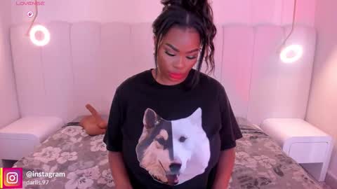 Snapshot of _huge_boobs_ebony chatting on 31, 1, 2026 Darlis online show from 31, 1, 2026