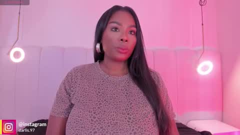 Snapshot of _huge_boobs_ebony chatting on 2, 2, 2026 Darlis online show from 2, 2, 2026