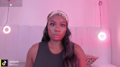 Snapshot of _huge_boobs_ebony chatting on 4, 2, 2026 Darlis online show from 4, 2, 2026