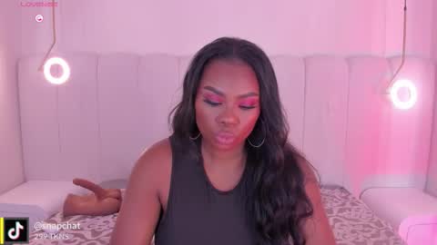 Snapshot of _huge_boobs_ebony chatting on 13, 2, 2026 Darlis online show from 13, 2, 2026