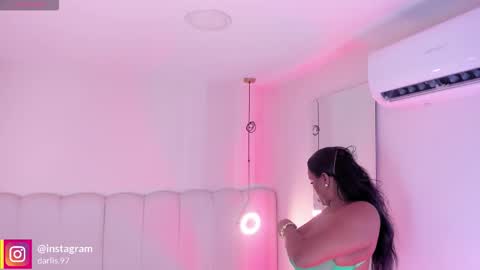 Snapshot of _huge_boobs_ebony chatting on 16, 2, 2026 Darlis online show from 16, 2, 2026