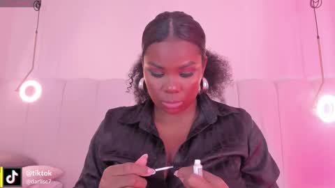 Snapshot of _huge_boobs_ebony chatting on 26, 2, 2026 Darlis online show from 26, 2, 2026