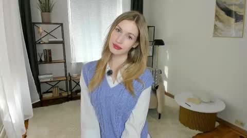 Snapshot of _innocent_beauty_ chatting on 18, 9, 2025 call me Elizabeth online show from 18, 9, 2025