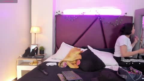 Snapshot of _isabella_2 chatting on 17, 12, 2024 Isa online show from 17, 12, 2024