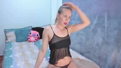 Snapshot of _jennyxoxo_ chatting on 9, 11, 2025 JENNY online show from 9, 11, 2025