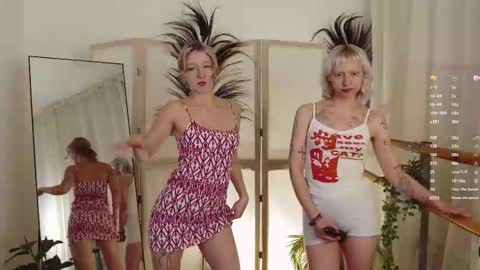 Lolly and Dora online show from 22, 11, 2025