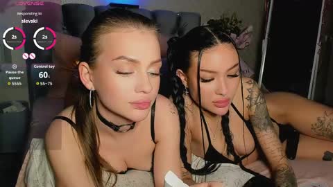 Jess blond and Leila brunette online show from 11, 5, 2026