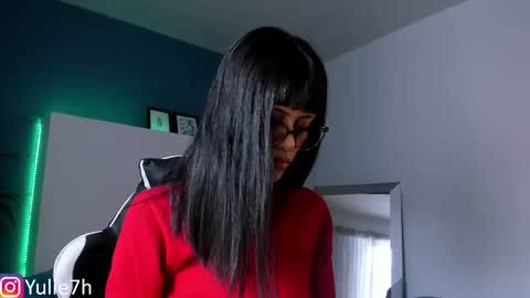 Snapshot of _jessy_moon_ chatting on 3, 10, 2025  ...  online show from 3, 10, 2025