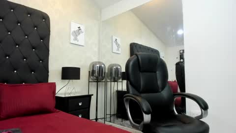 _johnson_alana online show from 14, 6, 2026