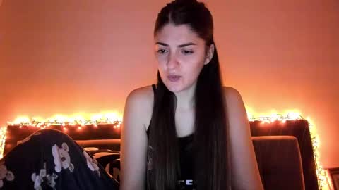 Snapshot of _just_a_simple_girl chatting on 21, 12, 2024 _just_a_simple_girl online show from 21, 12, 2024