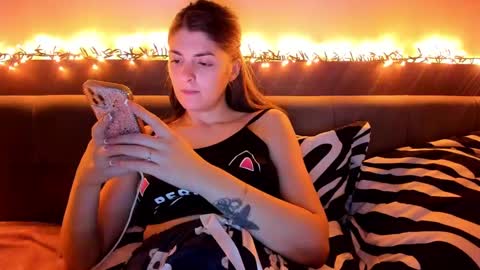 Snapshot of _just_a_simple_girl chatting on 22, 12, 2024 _just_a_simple_girl online show from 22, 12, 2024