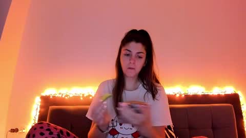 Snapshot of _just_a_simple_girl chatting on 22, 1, 2025 _just_a_simple_girl online show from 22, 1, 2025