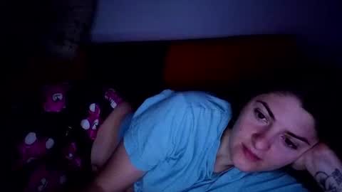 _just_a_simple_girl online show from 19, 6, 2026