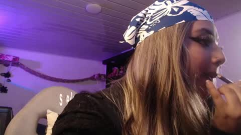 Snapshot of _kat_sweet chatting on 11, 4, 2026 Cata online show from 11, 4, 2026
