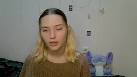 Snapshot of _kikiclark_ chatting on 8, 9, 2025 _kikiclark_ online show from 8, 9, 2025