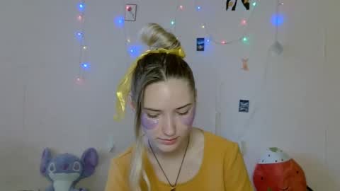 Snapshot of _kikiclark_ chatting on 10, 9, 2025 _kikiclark_ online show from 10, 9, 2025