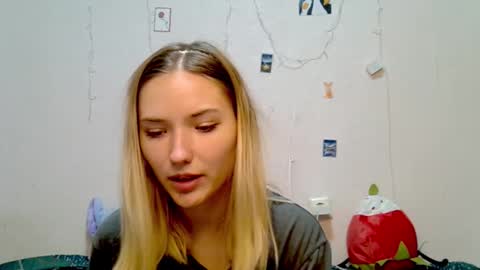 Snapshot of _kikiclark_ chatting on 18, 9, 2025 _kikiclark_ online show from 18, 9, 2025