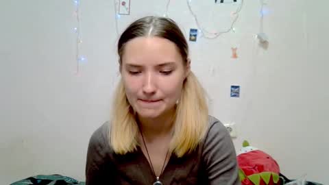 Snapshot of _kikiclark_ chatting on 20, 9, 2025 _kikiclark_ online show from 20, 9, 2025