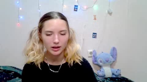 Snapshot of _kikiclark_ chatting on 24, 9, 2025 _kikiclark_ online show from 24, 9, 2025