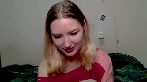 Snapshot of _kikiclark_ chatting on 17, 10, 2025 _kikiclark_ online show from 17, 10, 2025