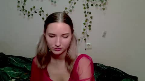Snapshot of _kikiclark_ chatting on 1, 11, 2025 _kikiclark_ online show from 1, 11, 2025