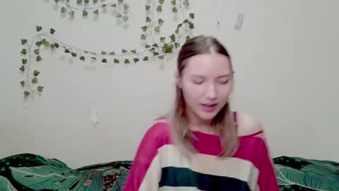 Snapshot of _kikiclark_ chatting on 3, 12, 2025 _kikiclark_ online show from 3, 12, 2025