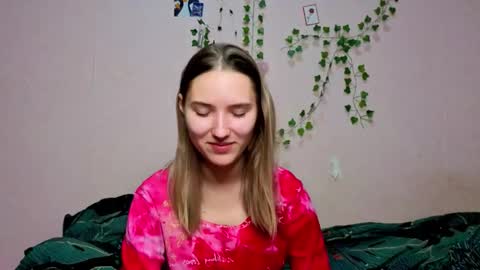 Snapshot of _kikiclark_ chatting on 18, 12, 2025 _kikiclark_ online show from 18, 12, 2025