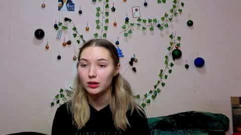 Snapshot of _kikiclark_ chatting on 8, 1, 2026 _kikiclark_ online show from 8, 1, 2026