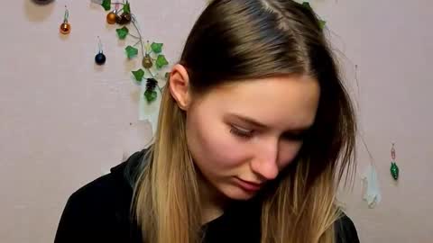 _kikiclark_ online show from 1, 2, 2026