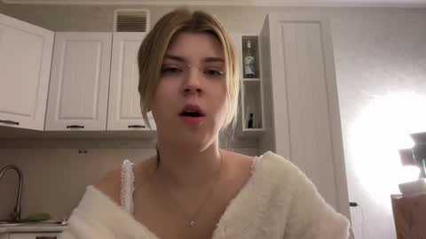 Snapshot of _kirieshka chatting on 3, 3, 2026 Molly Emily online show from 3, 3, 2026
