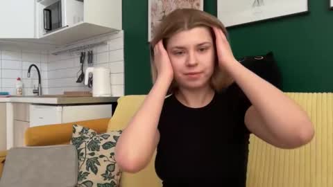 Snapshot of _kirieshka chatting on 14, 3, 2026 Molly Emily online show from 14, 3, 2026