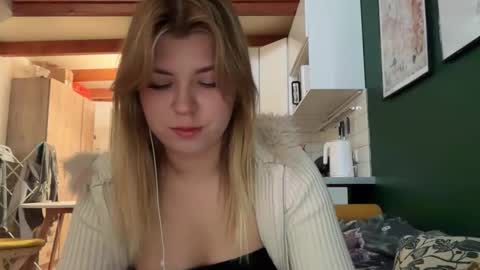 Snapshot of _kirieshka chatting on 26, 3, 2026 Molly Emily online show from 26, 3, 2026