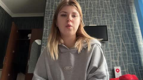Snapshot of _kirieshka chatting on 1, 4, 2026 Molly Emily online show from 1, 4, 2026