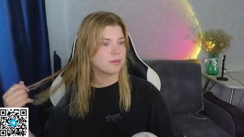 Snapshot of _kirieshka chatting on 14, 4, 2026 Molly Emily online show from 14, 4, 2026