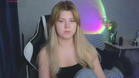 Snapshot of _kirieshka chatting on 30, 4, 2026 Molly Emily online show from 30, 4, 2026