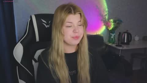 Snapshot of _kirieshka chatting on 5, 5, 2026 Molly Emily online show from 5, 5, 2026