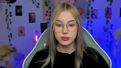 _kitekat_ online show from 3, 2, 2026