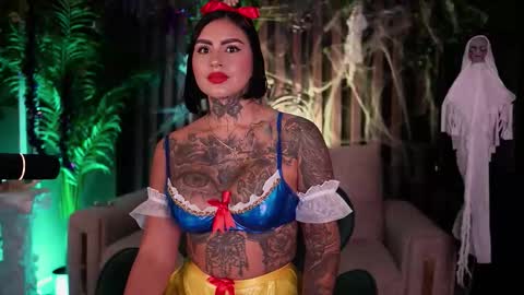   online show from 21, 10, 2025