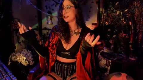 Lady Luna online show from 4, 10, 2025