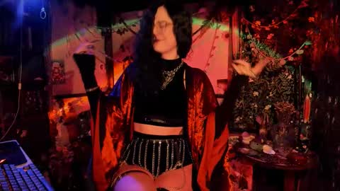 Lady Luna online show from 20, 10, 2025