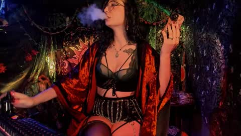 Lady Luna online show from 15, 11, 2025