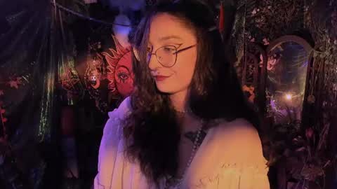 Lady Luna online show from 4, 8, 2026