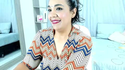 NAILHA SAJANI  online show from 2, 12, 2024